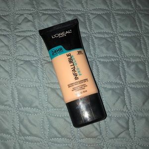L’Oréal Paris infallible pro glow Foundation